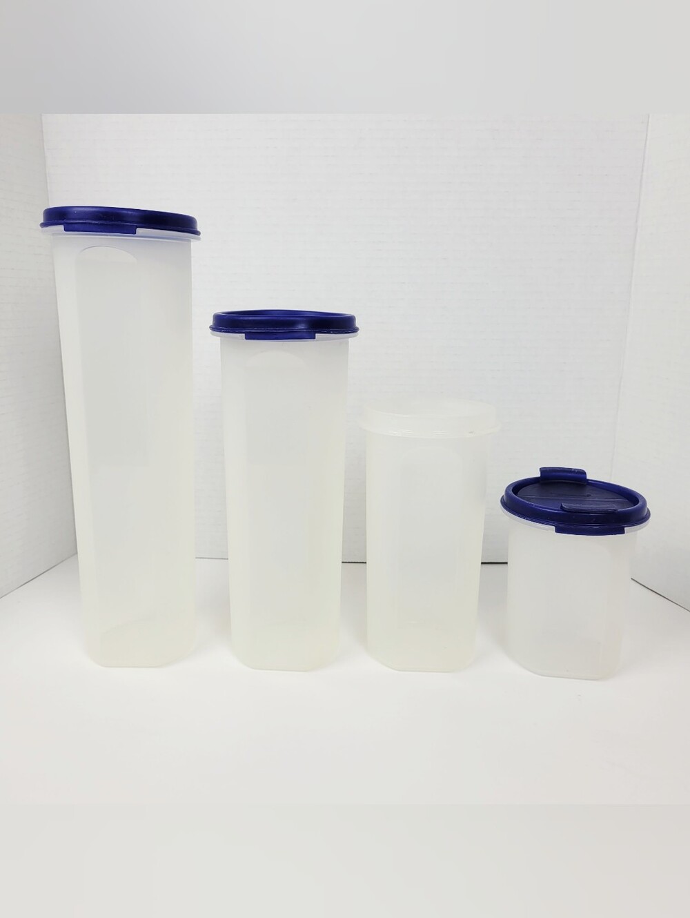 Vtg 80s~Tupperware 1661 1643 1641 1606~Round Modular Mates w/Blue Lids Set Of 4
